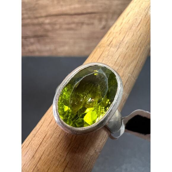 NEW size 7.5 oval cut peridot sterling silver ring 5.72 grams - Picture 15 of 16